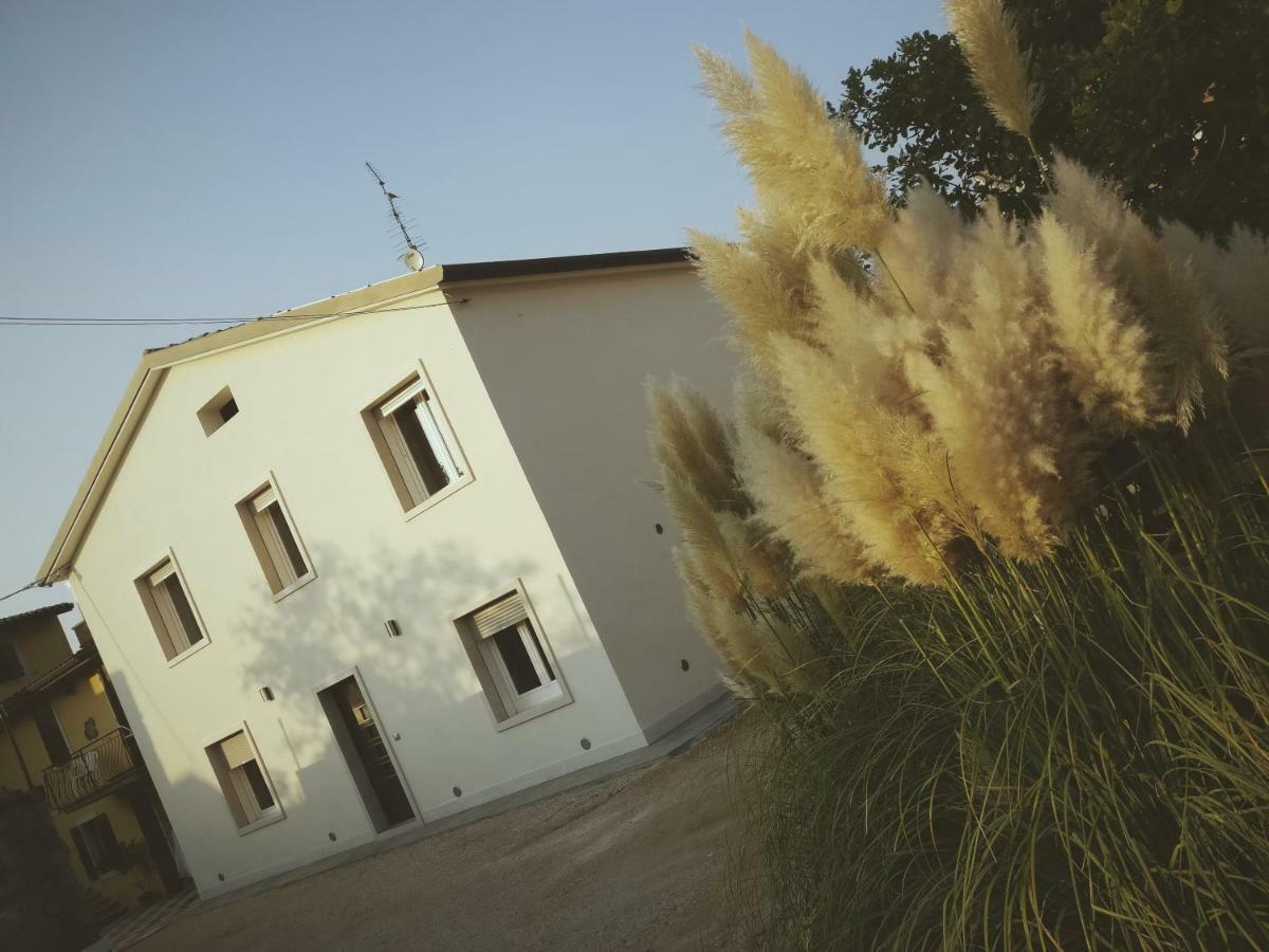 The White Building - Rooms Costermano Εξωτερικό φωτογραφία