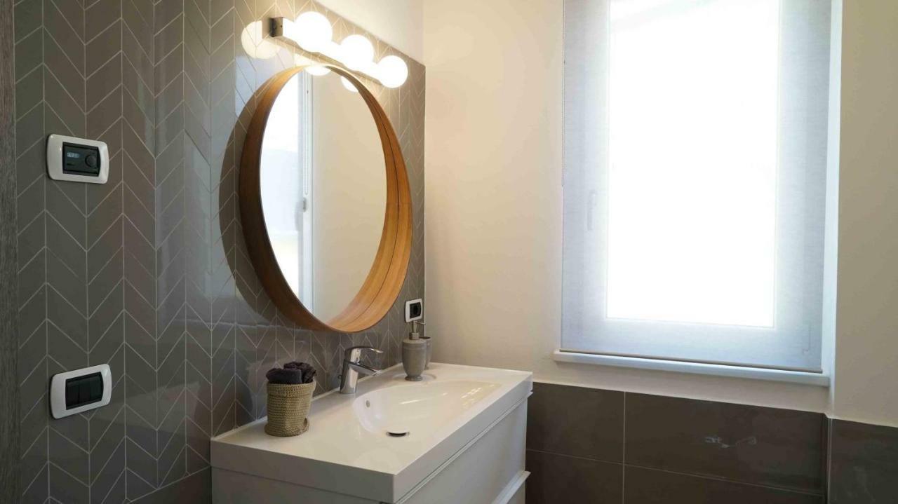 The White Building - Rooms Costermano Εξωτερικό φωτογραφία